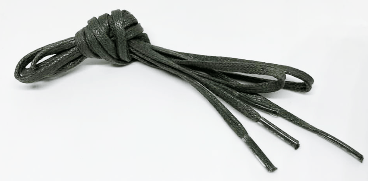 Lacets plats fins cirés vert de bronze