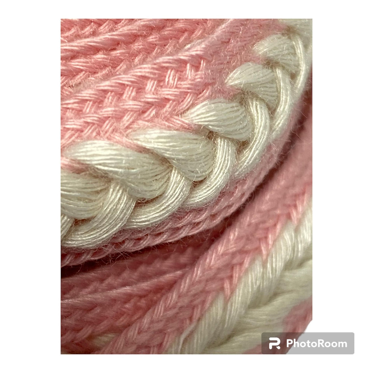 Pink and beige wheat-ear flat laces