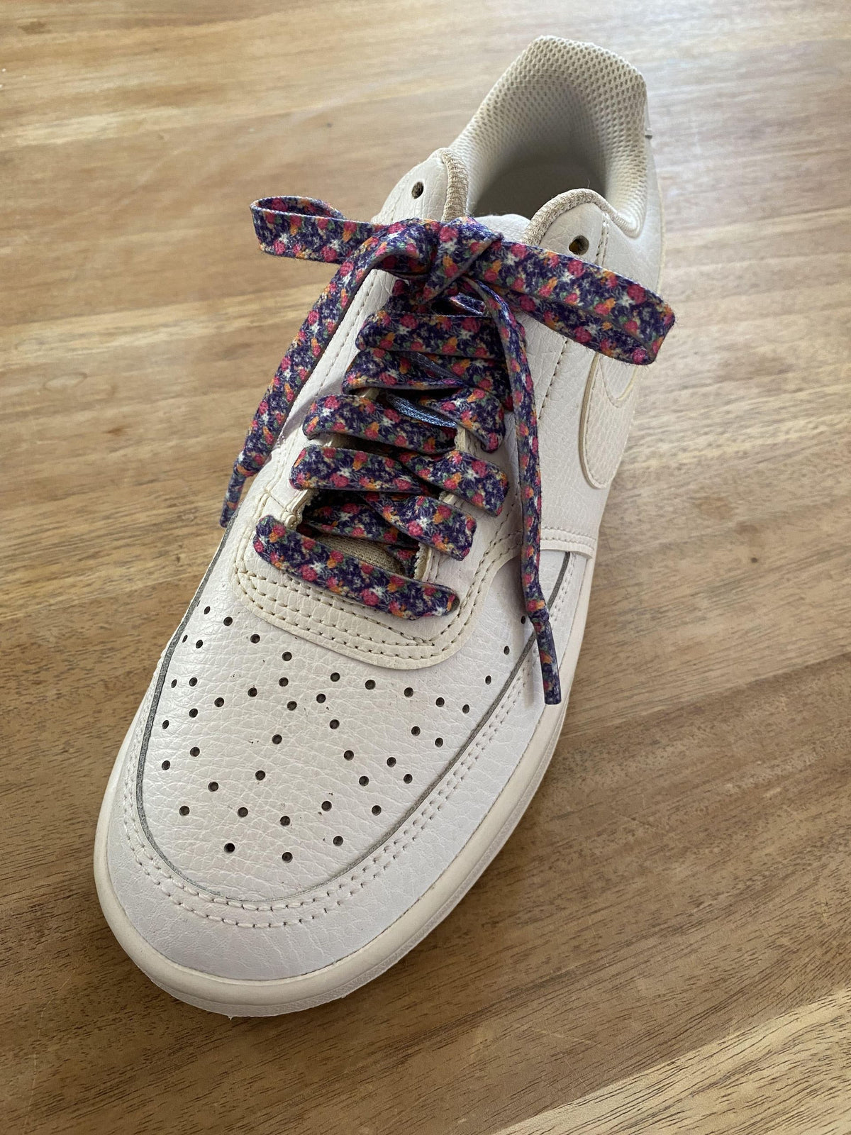 Japanese flower print laces, violet background
