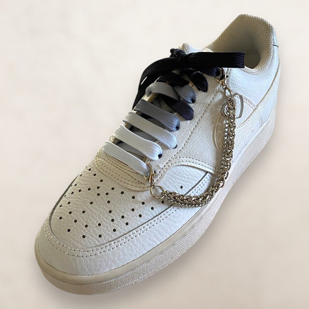 Silver-tone decorative sneaker chain – With heart charm – rock & chic style – Customizable with mini-charms