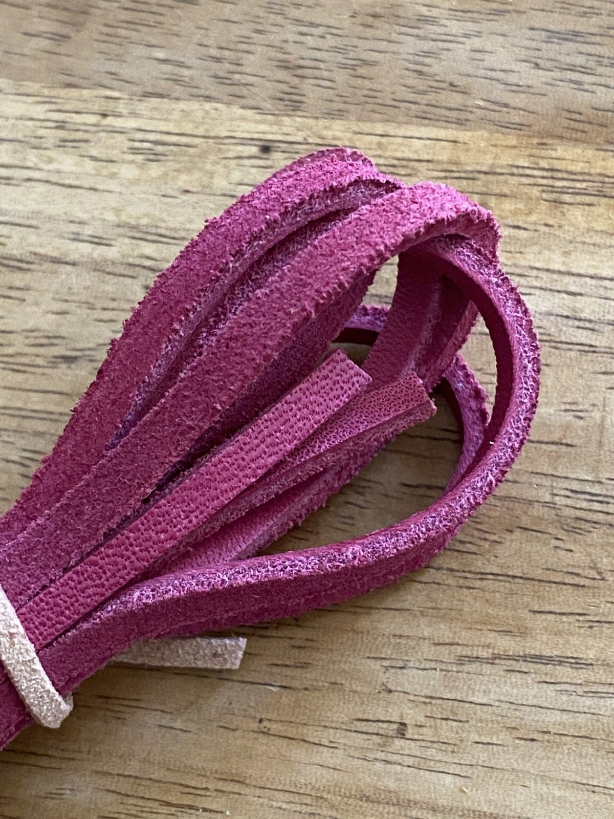 Lacets en cuir rose fuchsia made in France