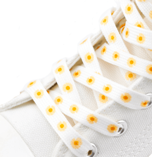 White flat laces with yellow daisies