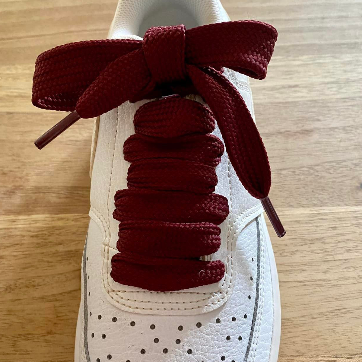 1.8 cm wide flat wine-colored laces - Crazylace