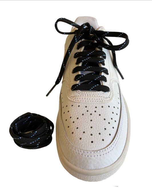 Lacets noirs aux motifs bleu et blanc