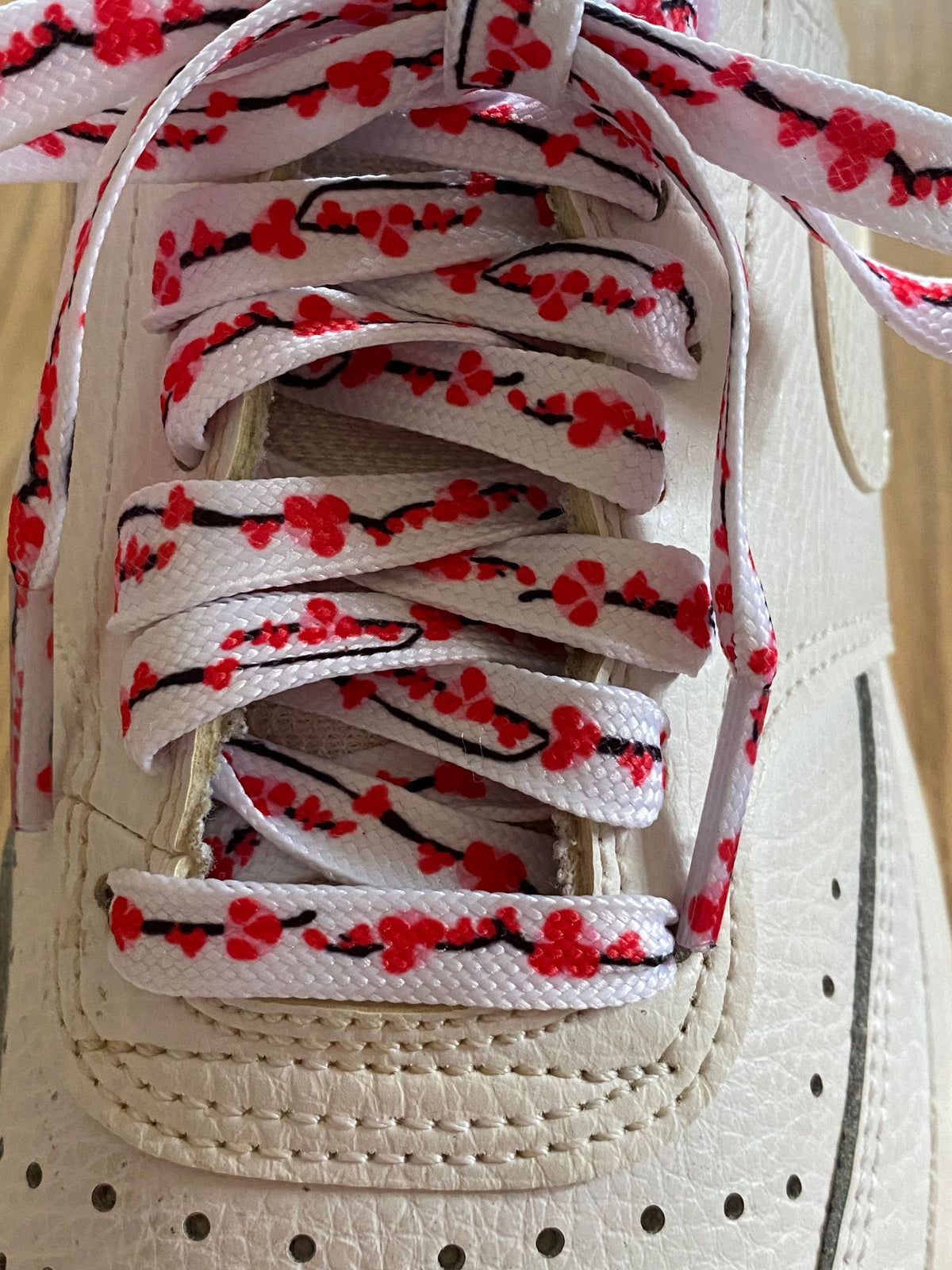 Lacets fleurs de cerisier rouge