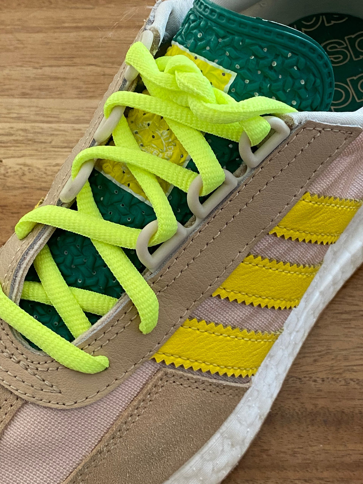 Lacets ovales jaune fluo