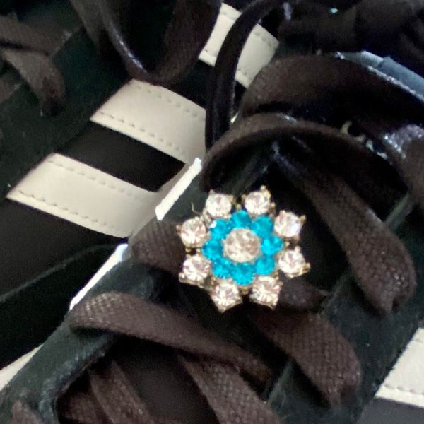 Bijoux à lacets " Fleur " strass