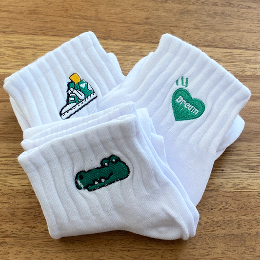 White embroidered cotton ankle socks