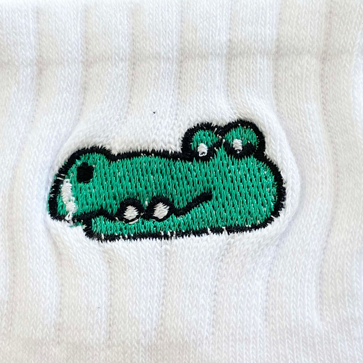 White embroidered cotton ankle socks