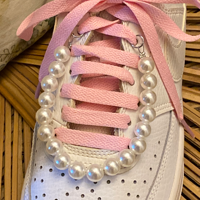 "Soft pearl style" white bead bracelet for shoes or sneakers