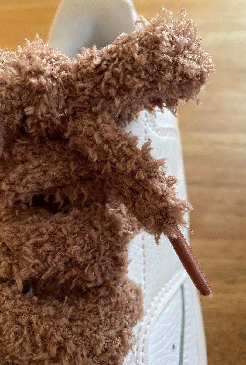 Lacets plats Fluffy marron Moccha – Style Urban Street, doux comme un nounours