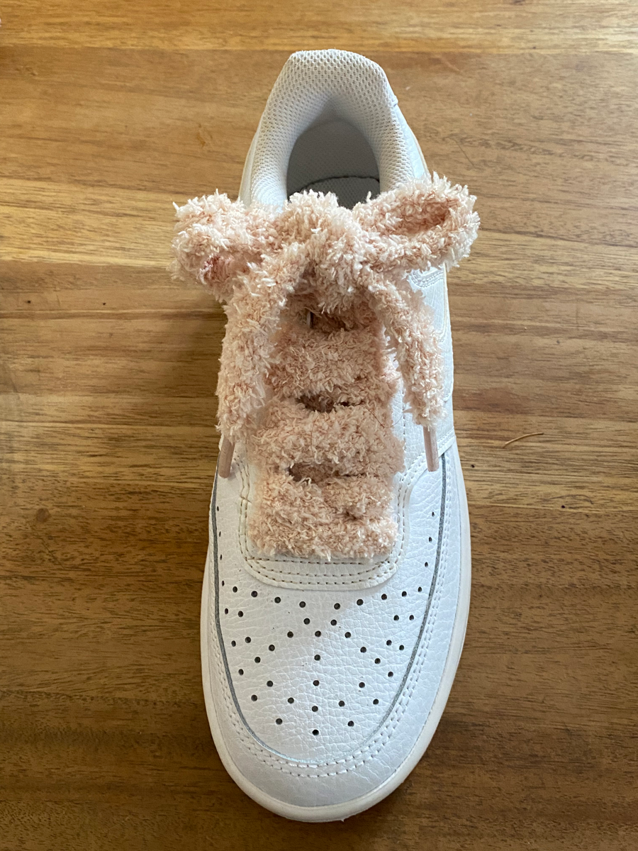 Lacets Fluffy pour Sneaker tout doux couleur beige sépia