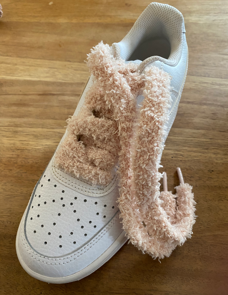 Fluffy sepia beige flat laces – Urban Street style, soft as a teddy bear