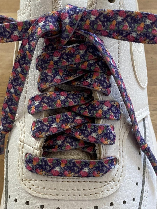 Japanese flower print laces, violet background