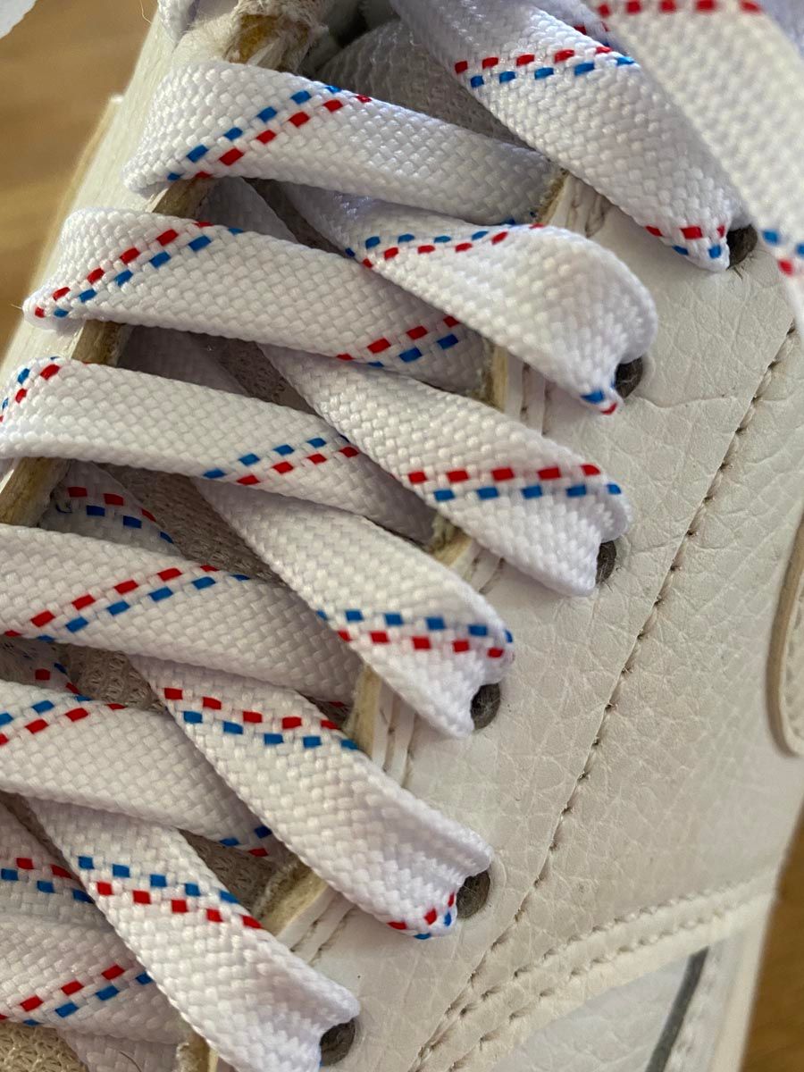 Vintage 1980s style white laces
