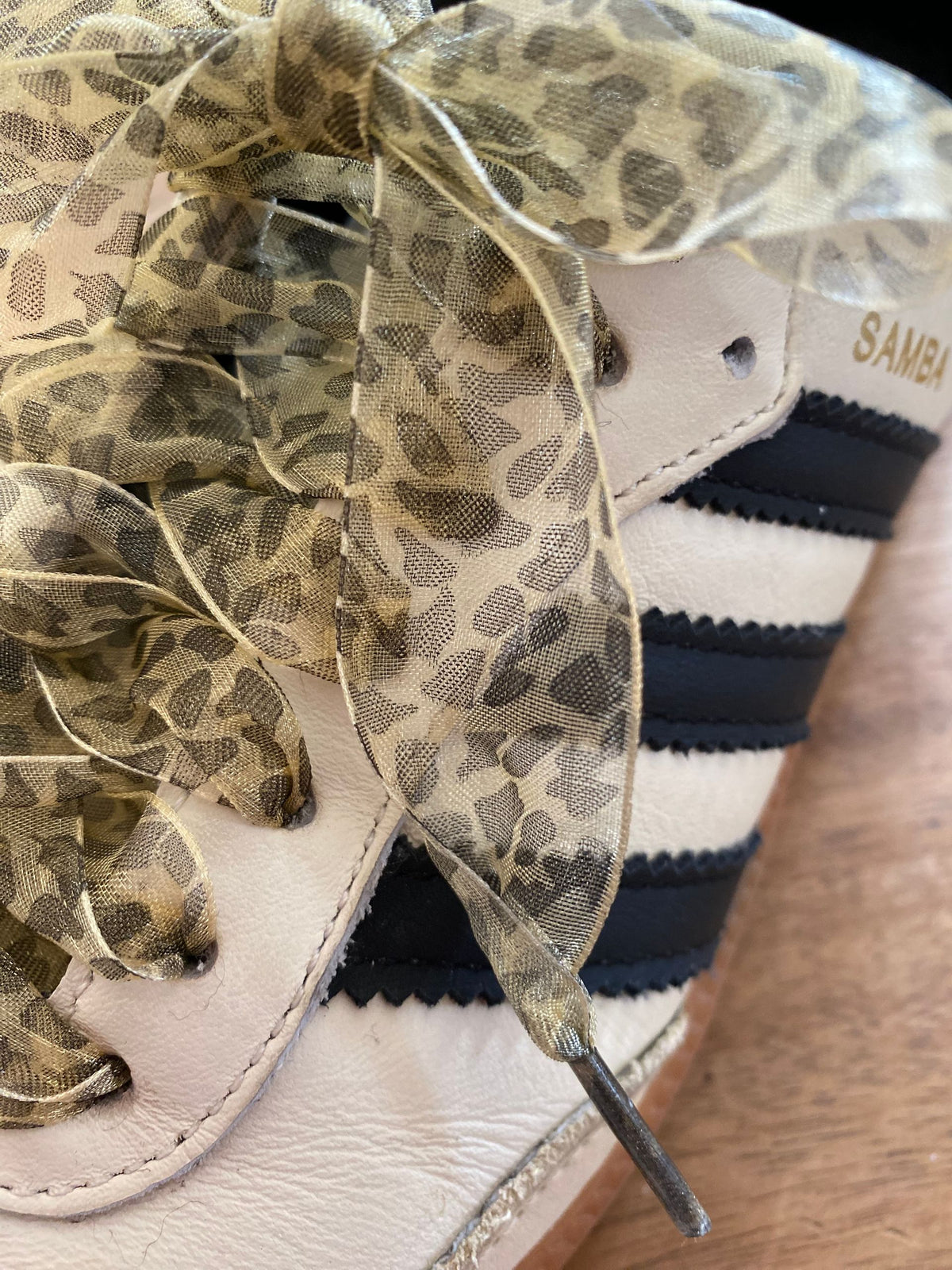 Lacets léopards beige doré en Organza- Hypers larges