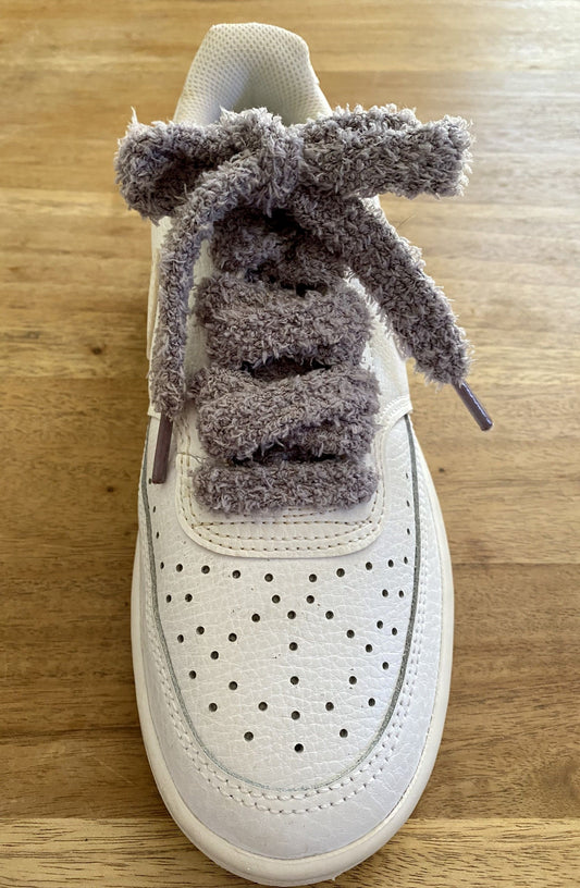 Lacets Fluffy pour Sneaker tout doux couleur gris cendré