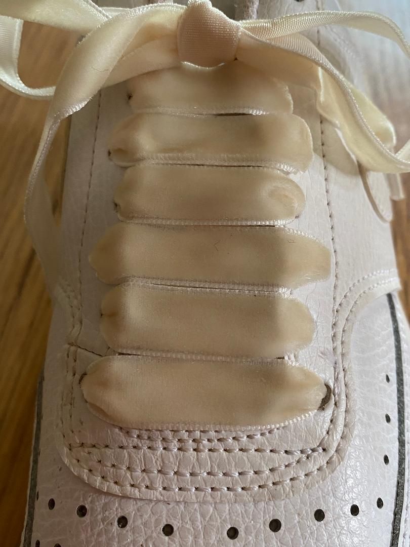Ivory white velvet laces