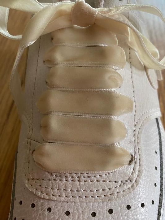 Ivory white velvet laces