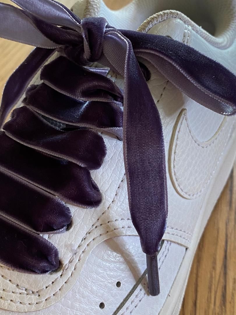 Aubergine velvet laces