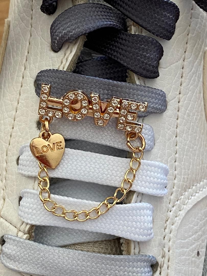 Broche Love