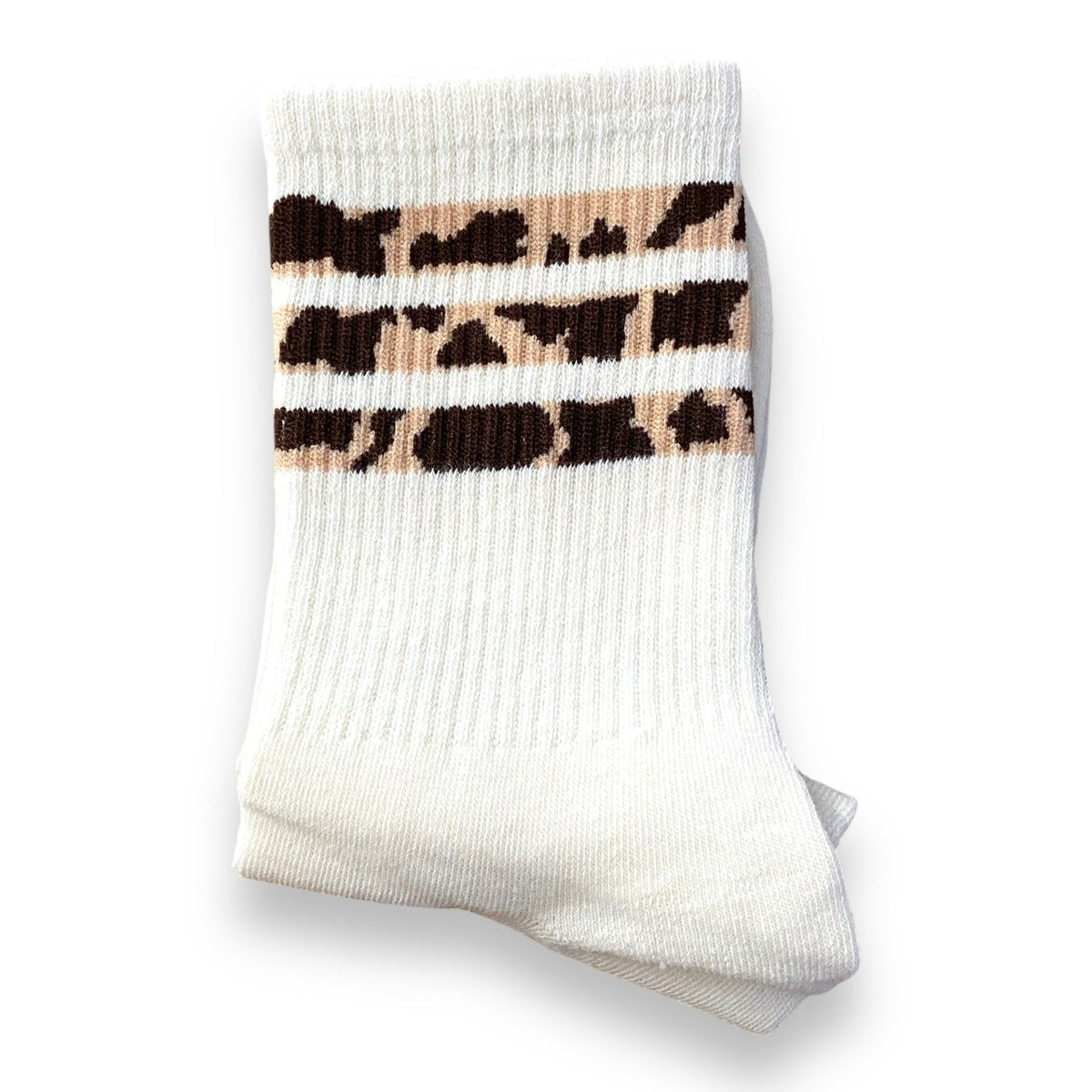 Chic and sporty leopard print socks
