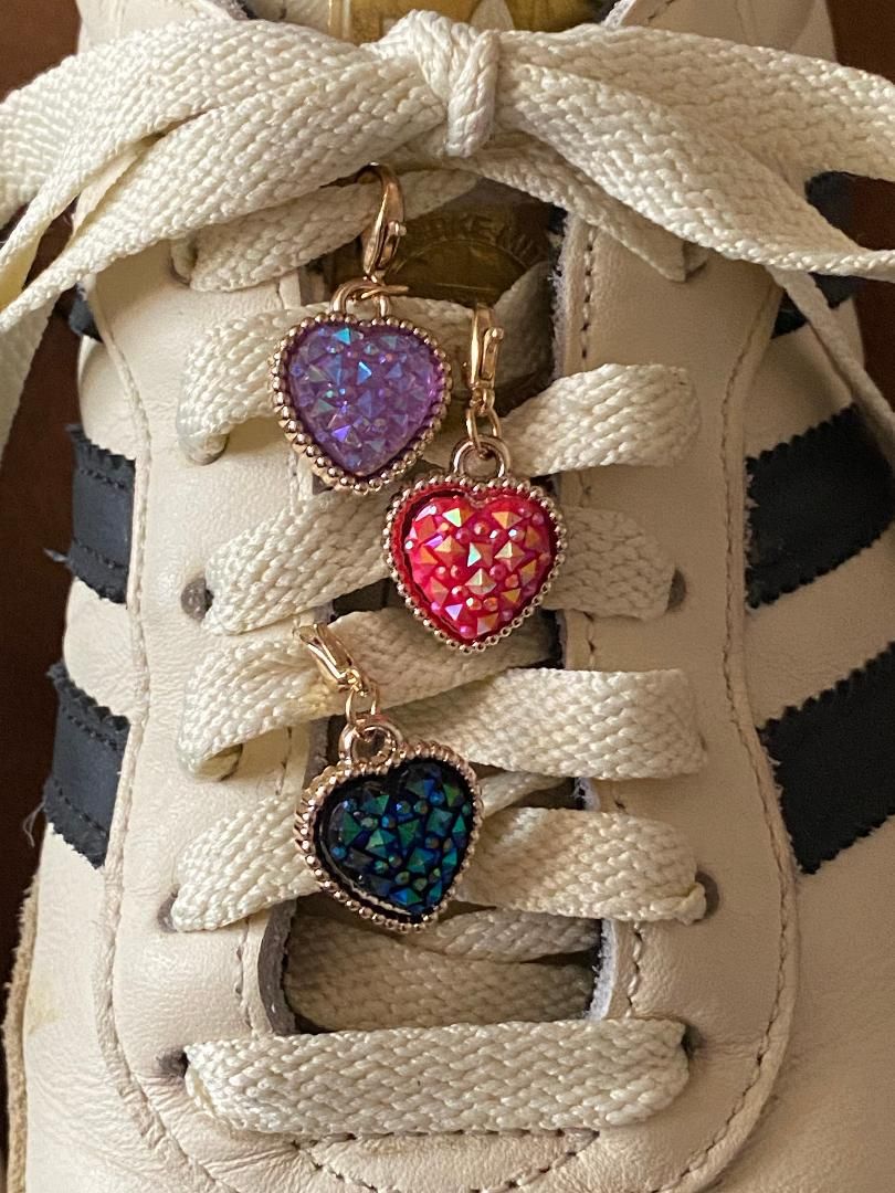 Breloques colorés en forme de coeur - Custom sneakers