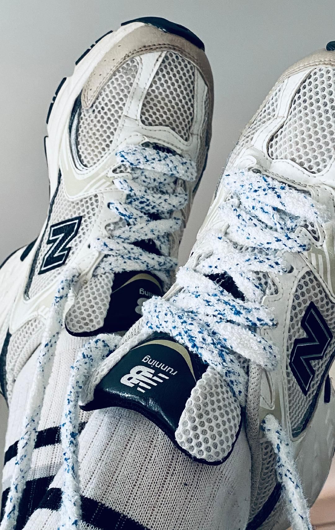 Fluffy Sport flat laces - white and blue – Urban Street style, soft as a teddy bear