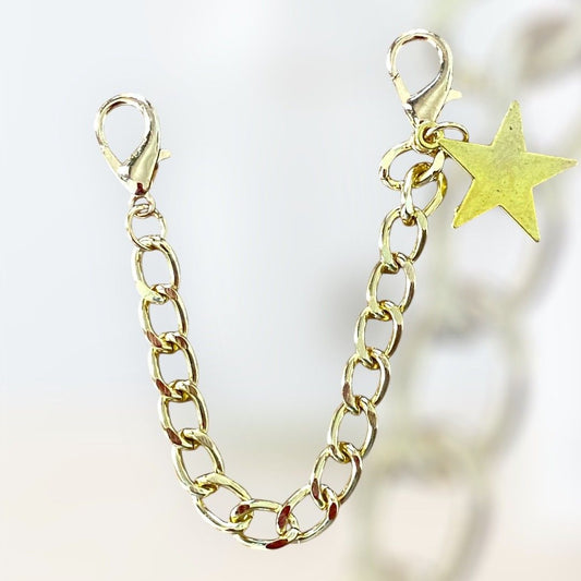 Gold decorative sneaker chain – gold-tone metal – customizable with charms