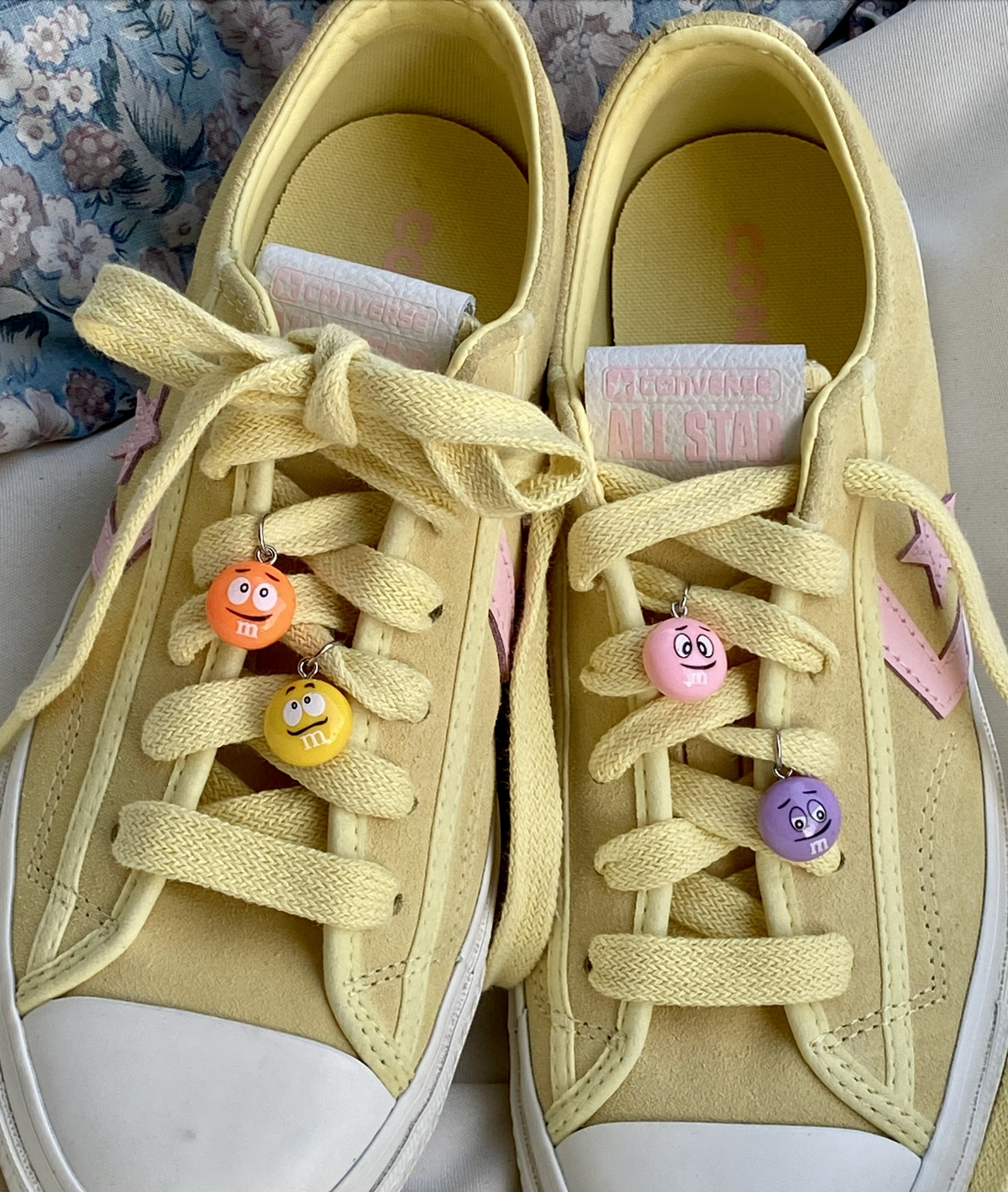 Charms Bonbons colorés aux mignons sourires pour lacets - Crazylace