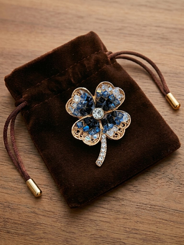 Broche trèfle à quatre feuilles dorée à strass - Crazylace